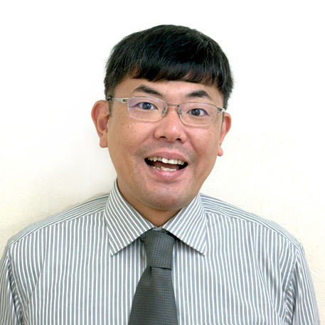 ひかり個別光台校 校長 崎谷（さきたに）